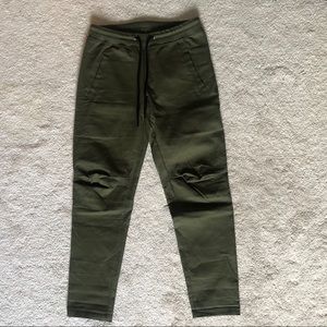 ESNTLS. Sz S. Olive Drawstring Chinos.